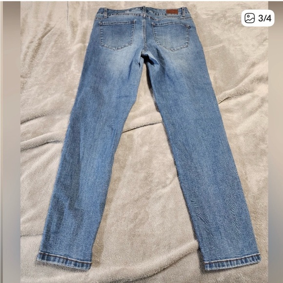 Tahari Ankle Jeans - Picture 2 of 3